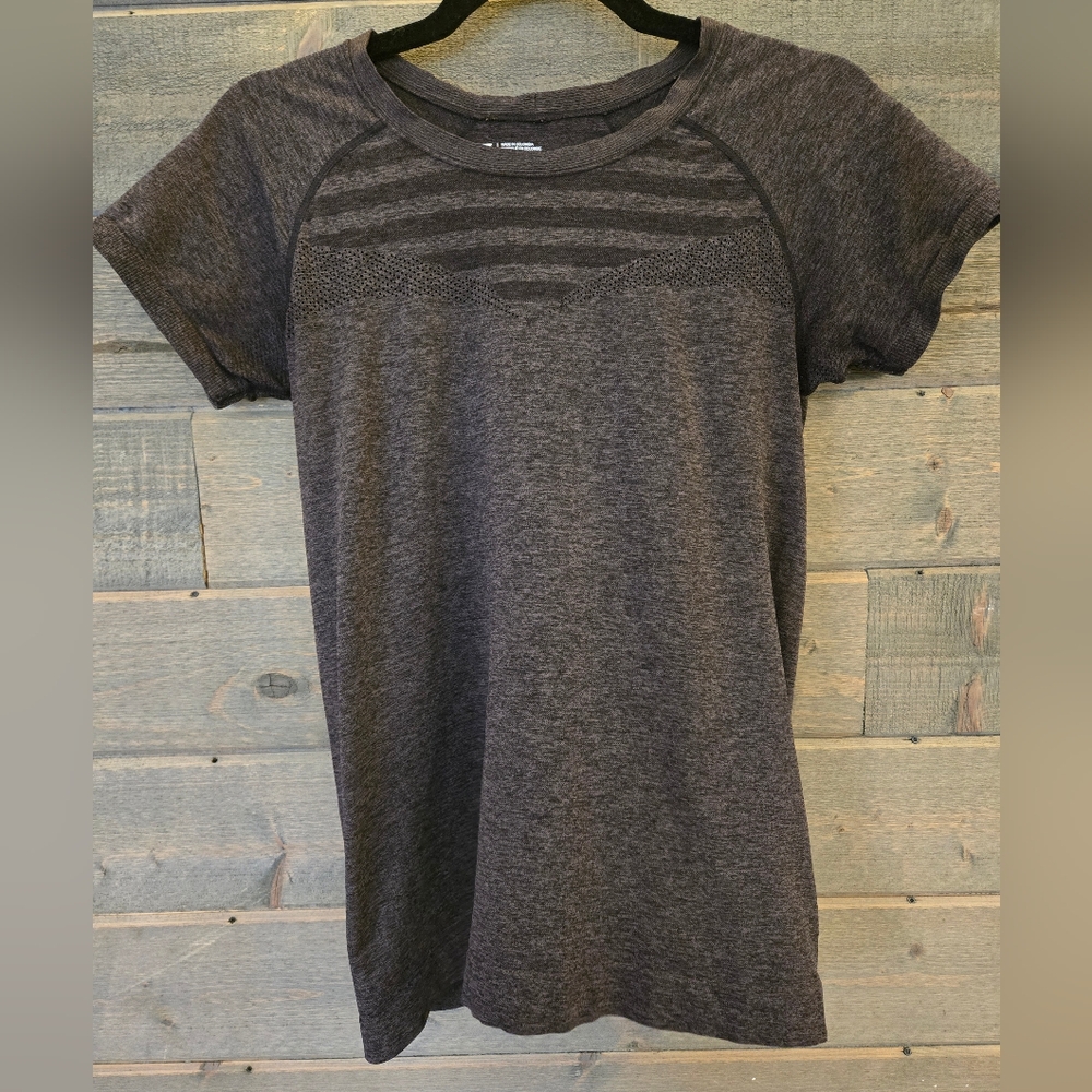 Z by Zella Activewear Shirt - Size Medium